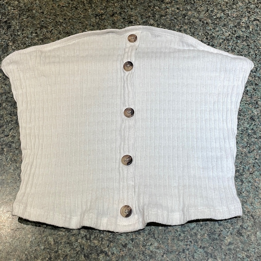 American Eagle cream ribbed sleeveless top with button detail elastic Medium